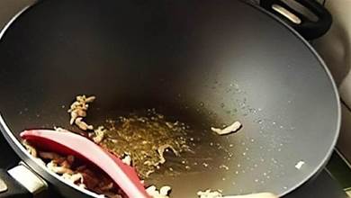 炒菜總是粘鍋怎麼辦，大廚分享一個小技巧，秒變不粘鍋，真厲害