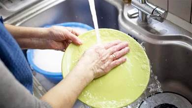 洗碗儘量少用洗潔精，保潔阿姨用「它」來清洗，去汙能力強不傷手