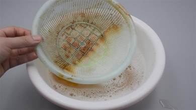 洗菜的菜籃子不管多髒多油，不用刷子刷，只需泡一泡，污漬輕鬆洗乾淨，實用